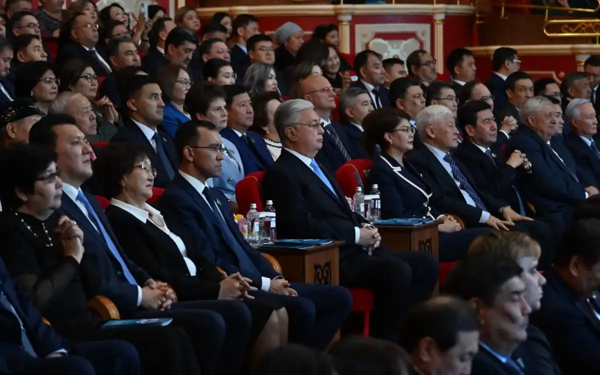 Президент Токаев посетил торжественный концерт по случаю Дня Республики