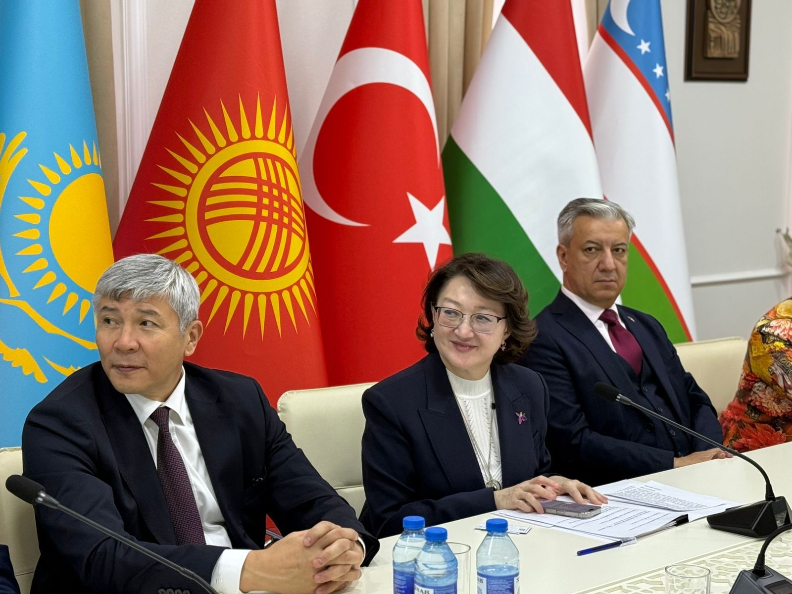 Hungarian Turcologist Istvan Mandoky Honored at Turkic Culture and Heritage Foundation