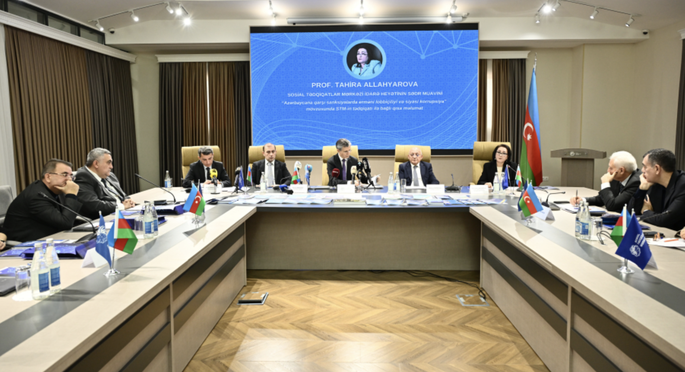 В Баку обсудили глобальные тенденции санкционной политики