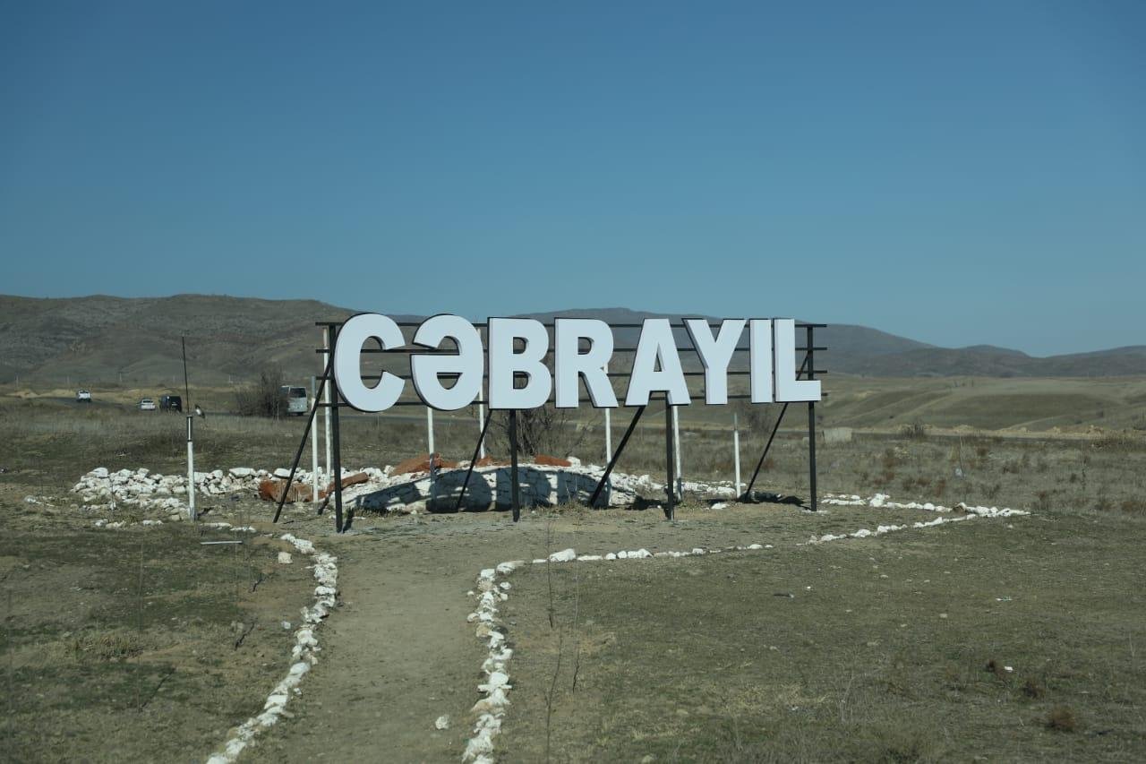 Cebrayıl’da 40 Aileye Yeni Evlerinin Anahtarları Teslim Edildi