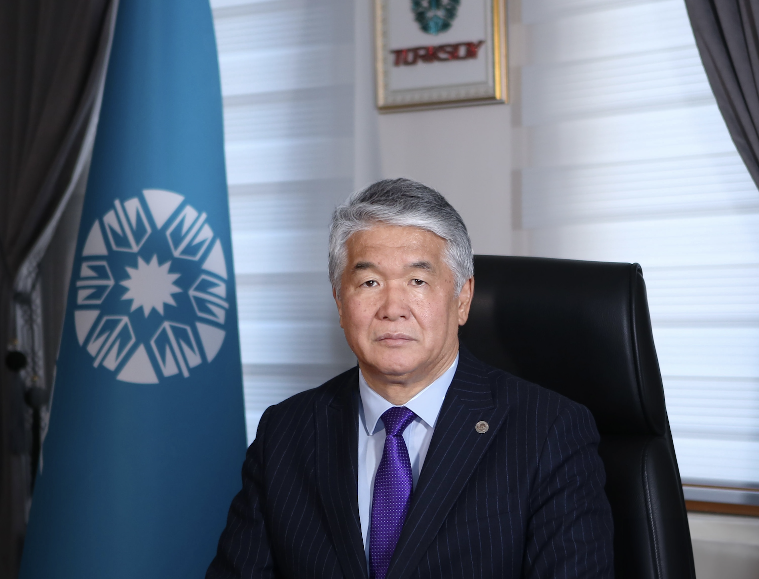 Султан Раев удостоен премии по литературе Тюркского мира