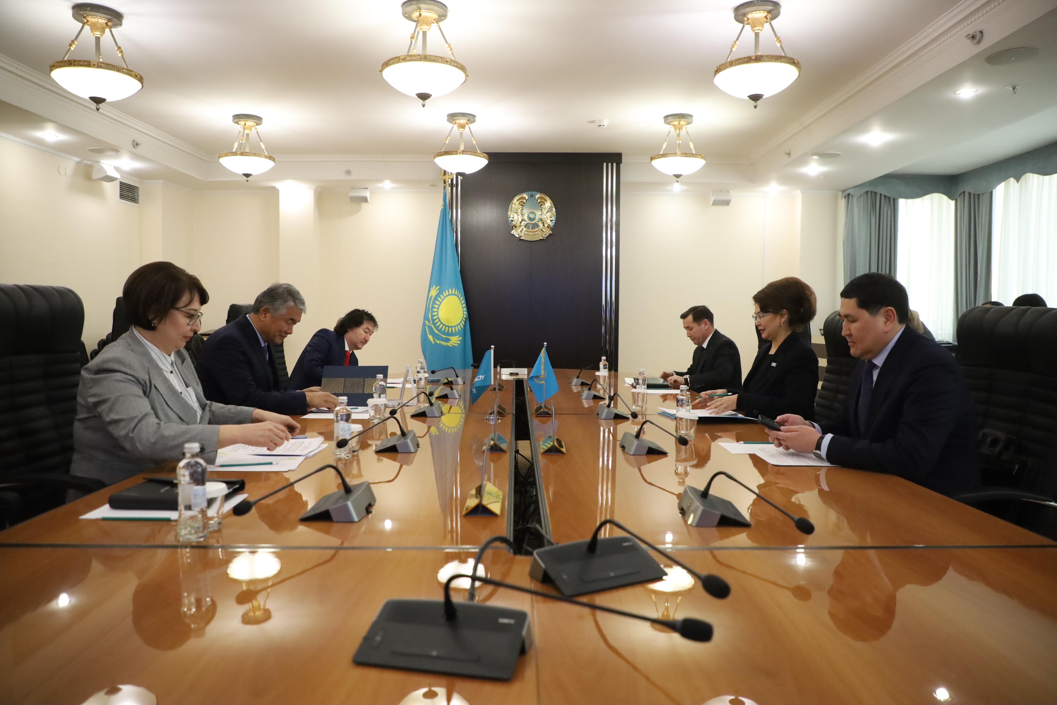 TÜRKSOY Secretary General Sultan Raev Meets with Kazakhstan Culture Minister Aida Balaeva