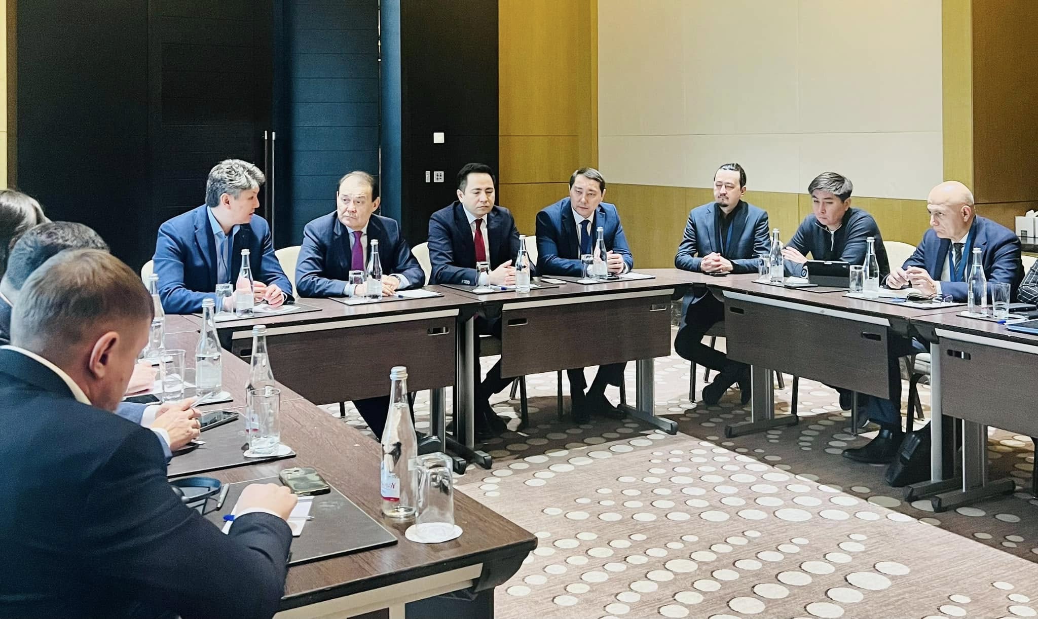 Президент Тюркского Инвестиционного Фонда Встретился с Членами Казахстано-Азербайджанского Делового Совета в Баку