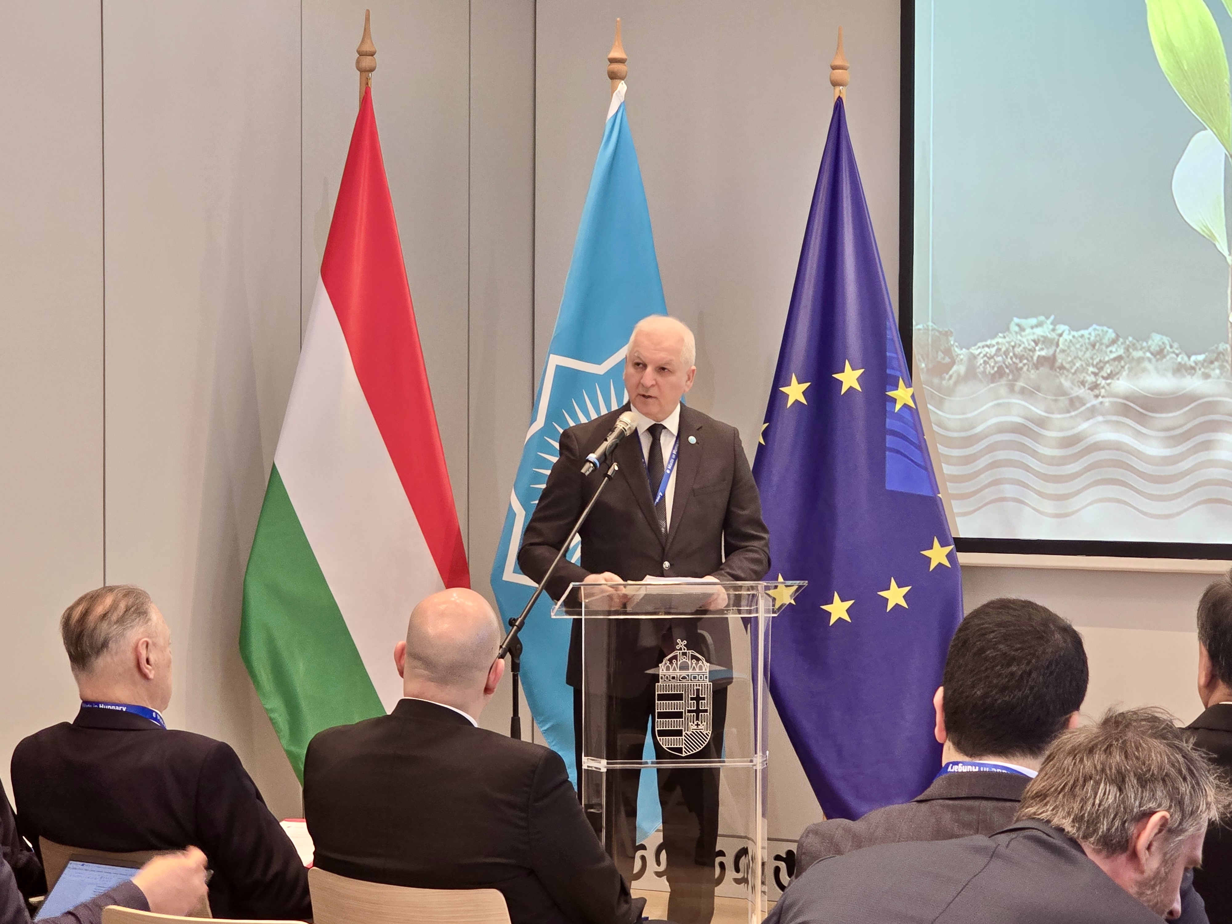 Русская Версия: Участие Турецкой Академии в Региональном Водном Форуме в Брюсселе