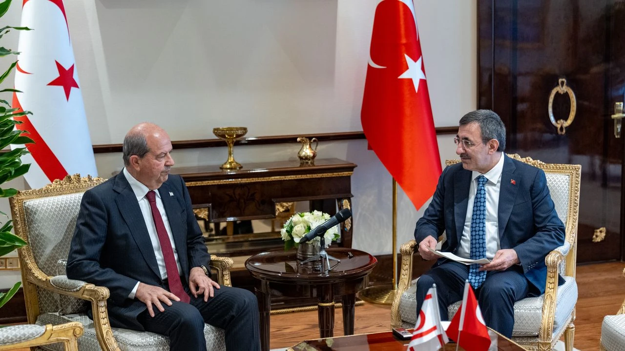 Cumhurbaşkanı Tatar, Cevdet Yılmaz ile Bir Araya Geldi