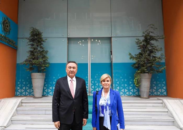 Бывший президент Хорватии посетила Генсека ОТС в Стамбуле